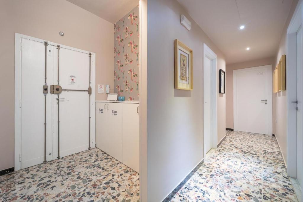 Boutique Rooms Carbonazzi 17 Cagliari Exteriör bild